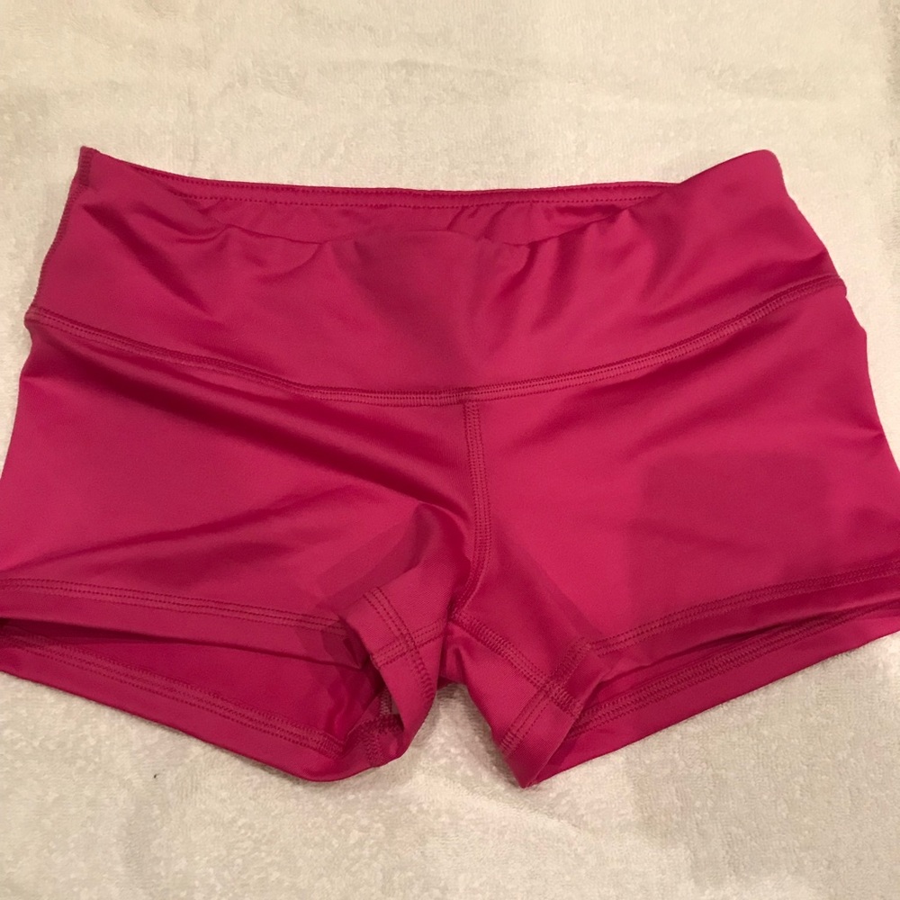 Fleo Shorts - image 1